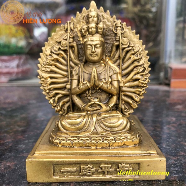 Tượng Phật Nghìn Tay Nghìn Mắt