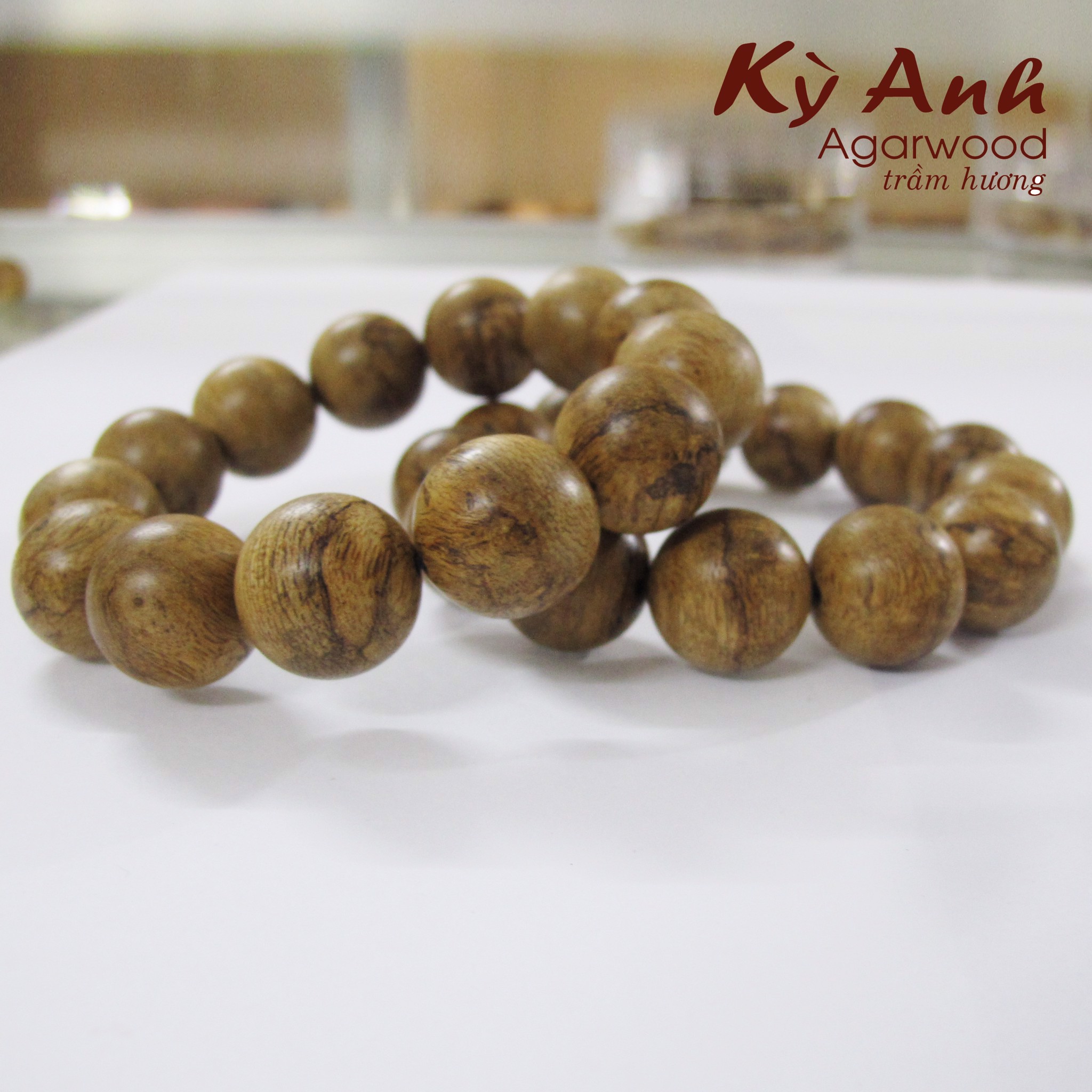 Vòng Tay Trầm Banh Đỏ 16ly-VHT189