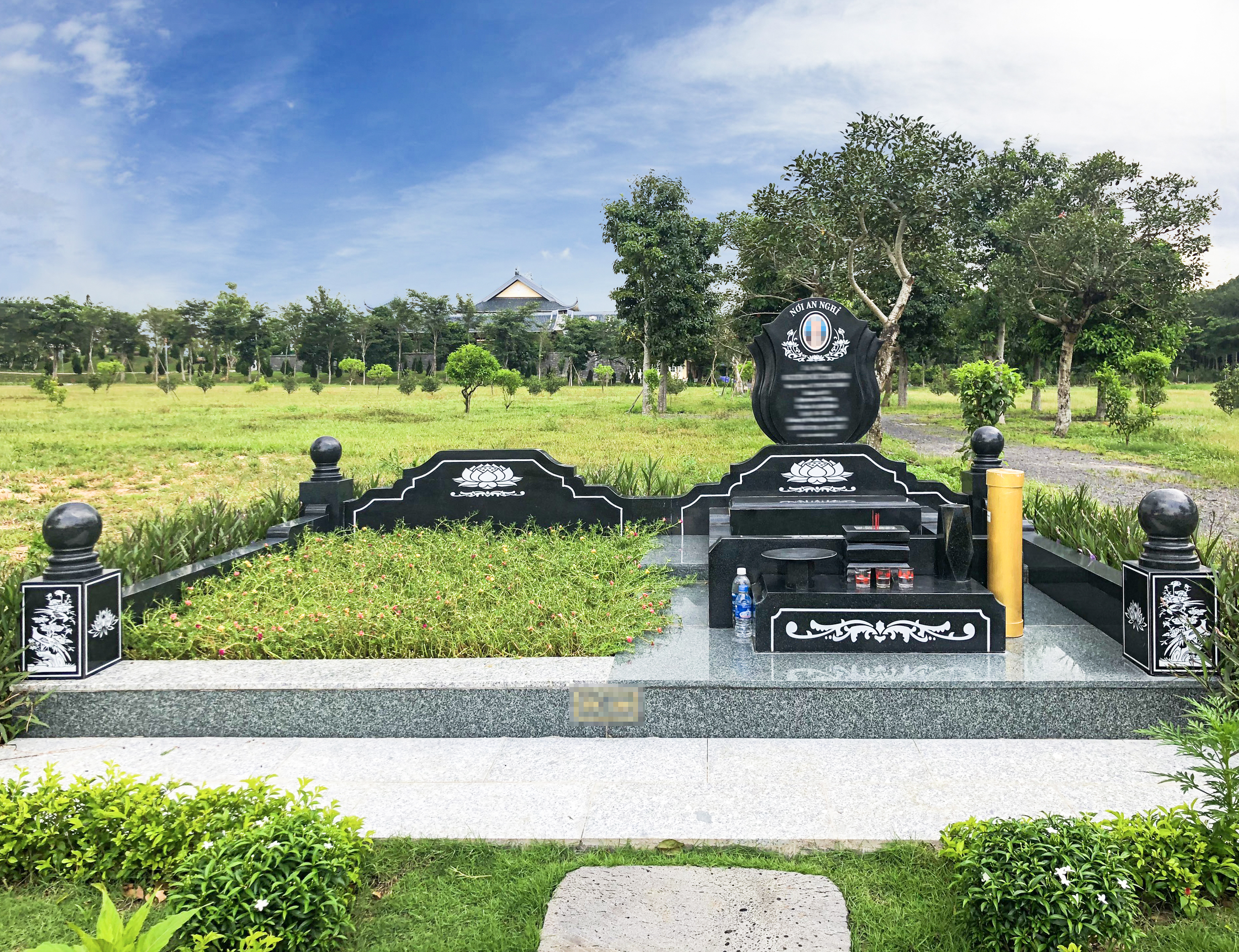 Mộ Đôi Nhỏ