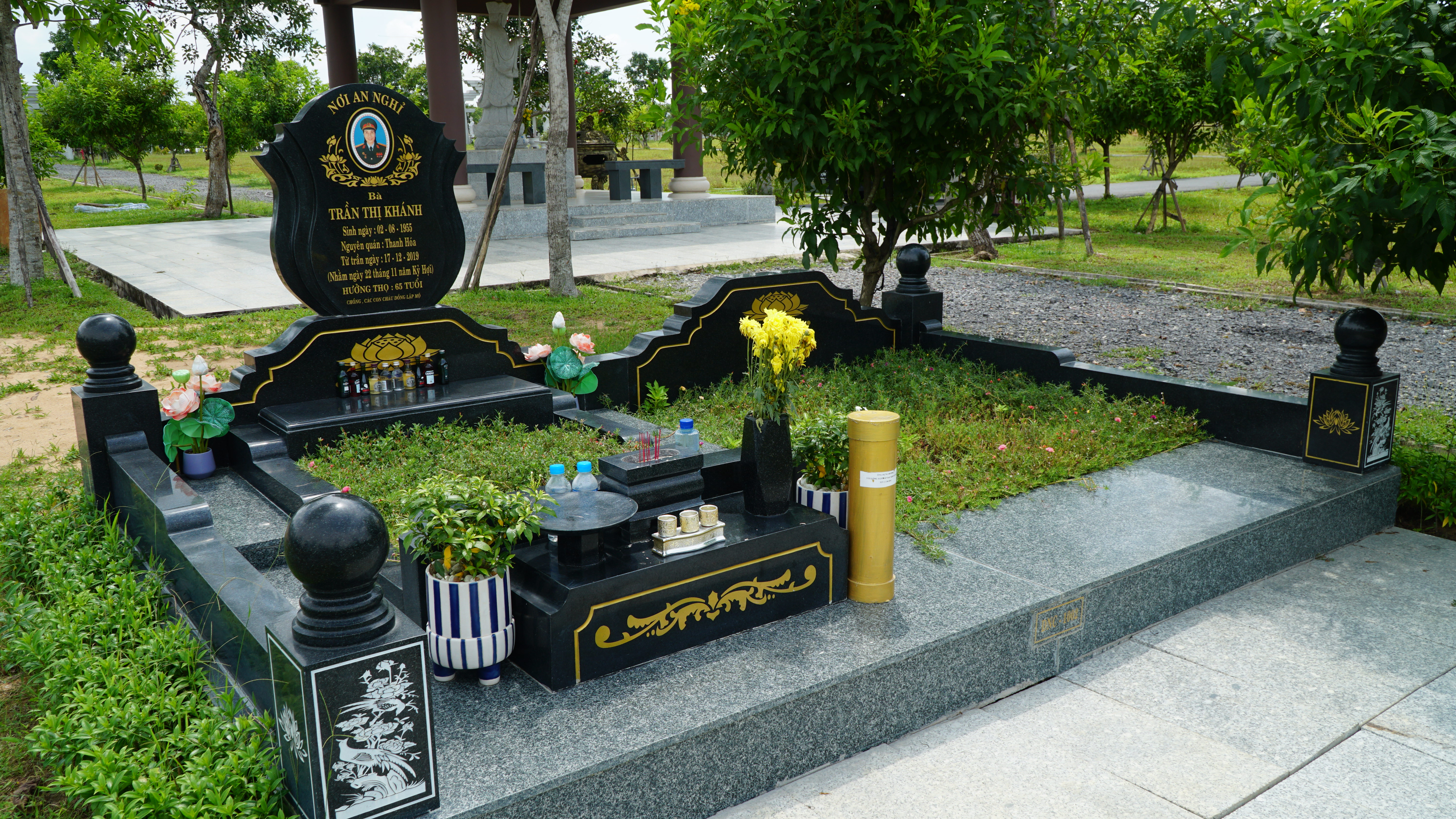 Mộ Đôi Nhỏ