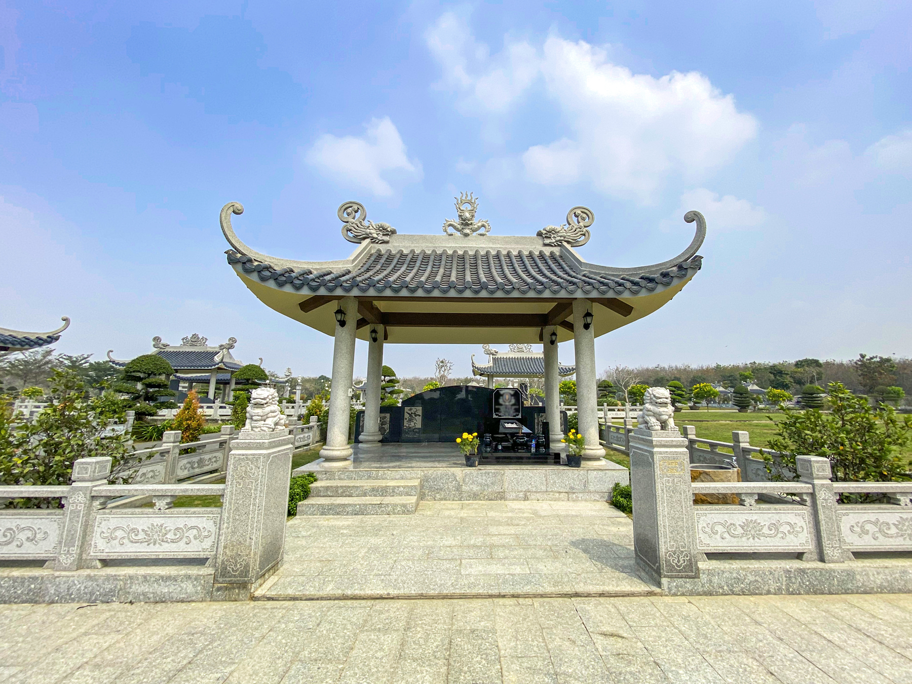 Mộ Gia Đình