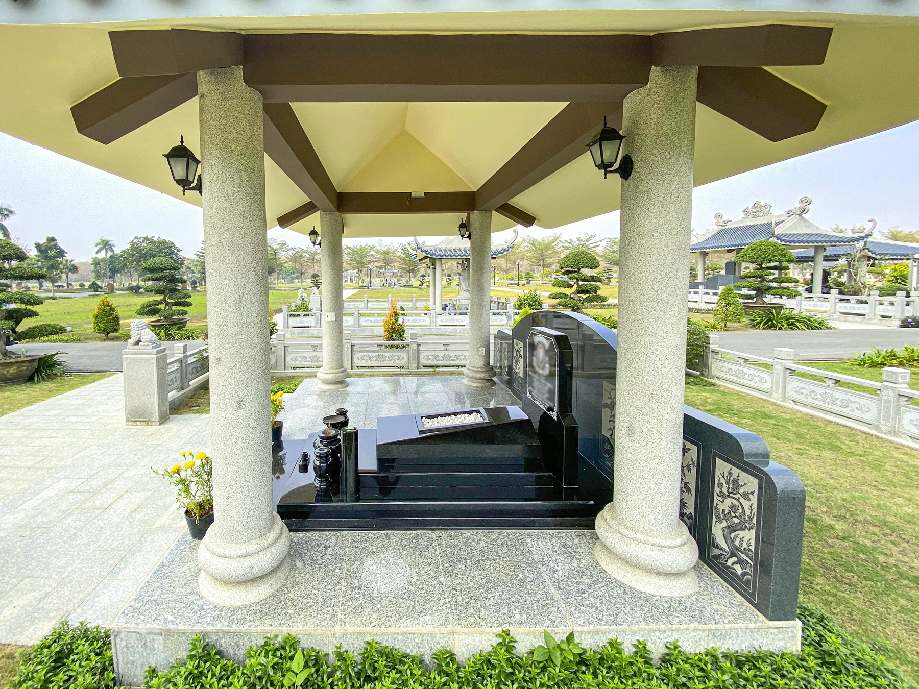 Mộ Gia Đình