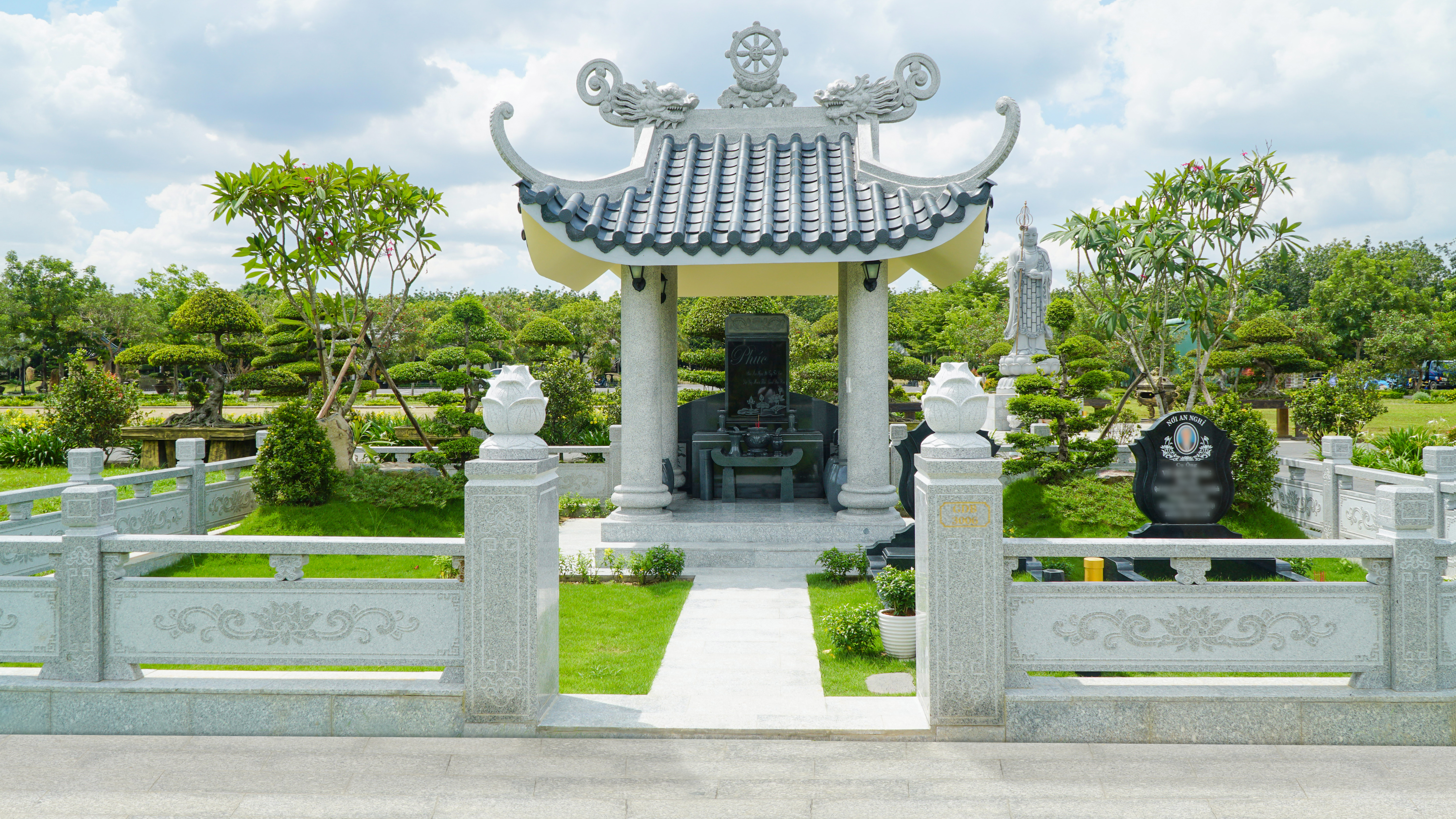 Mộ Gia Đình