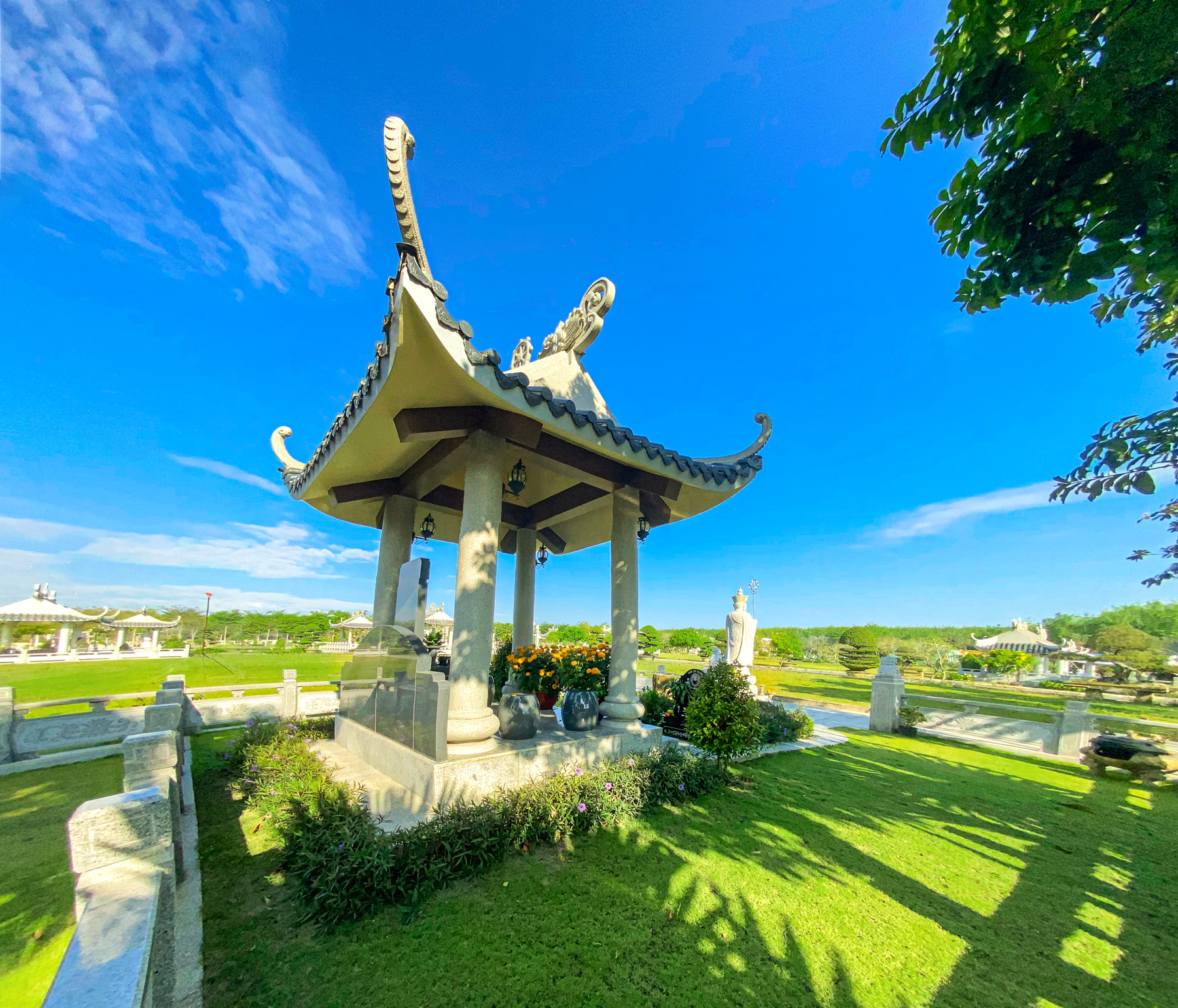 Mộ Gia Đình