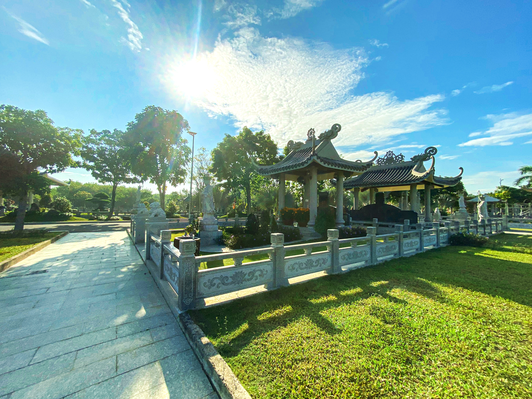 Mộ Gia Đình