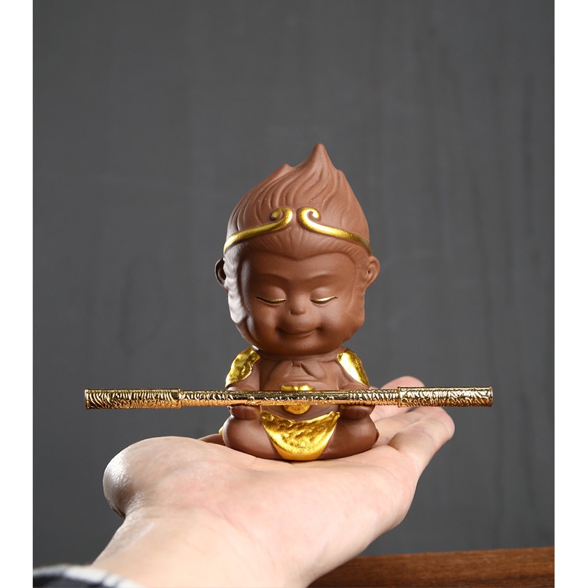 Tượng chibi Mỹ Hầu Vương- màu nâu dang tay