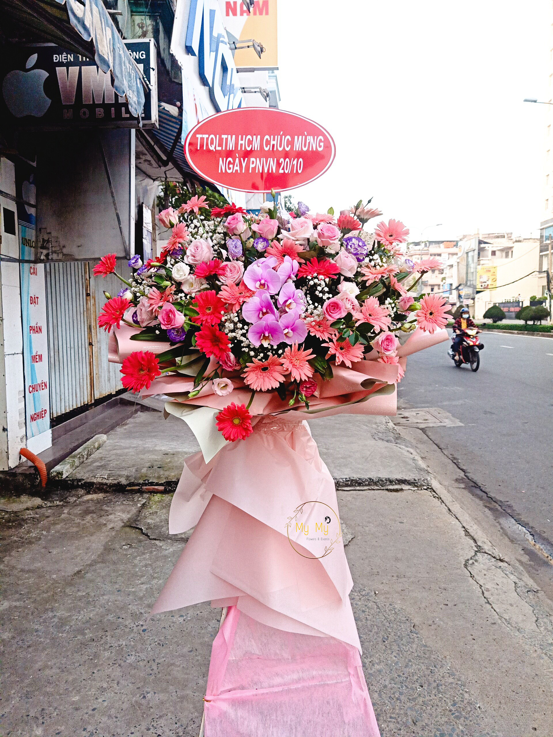 Hoa chúc mừng mẫu 70
